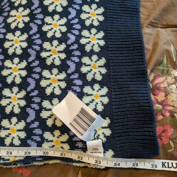 Vera Bradley cozy scarf Floral Bursts - Picture 2 of 10